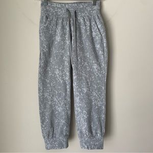 Lululemon Ready to Rulu Jogger Crop Sweat Pants Gray size 0